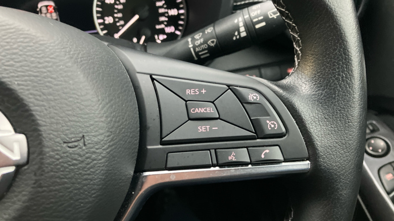 Nissan Juke 1.0 DiG-T 114 N-Connecta 5dr Petrol Hatchback